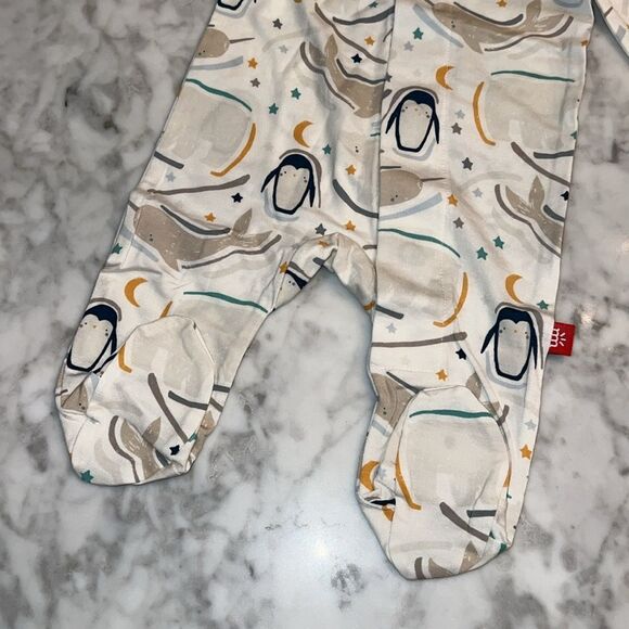 NWT MAGNETIC ME PENGUIN FOOTIE - Picture 3 of 5